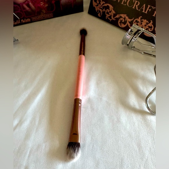 ❤️NWOT❤️PROFESSIONAL”LUXIE”MAKEUP BRUSH❤️ - Picture 3 of 3